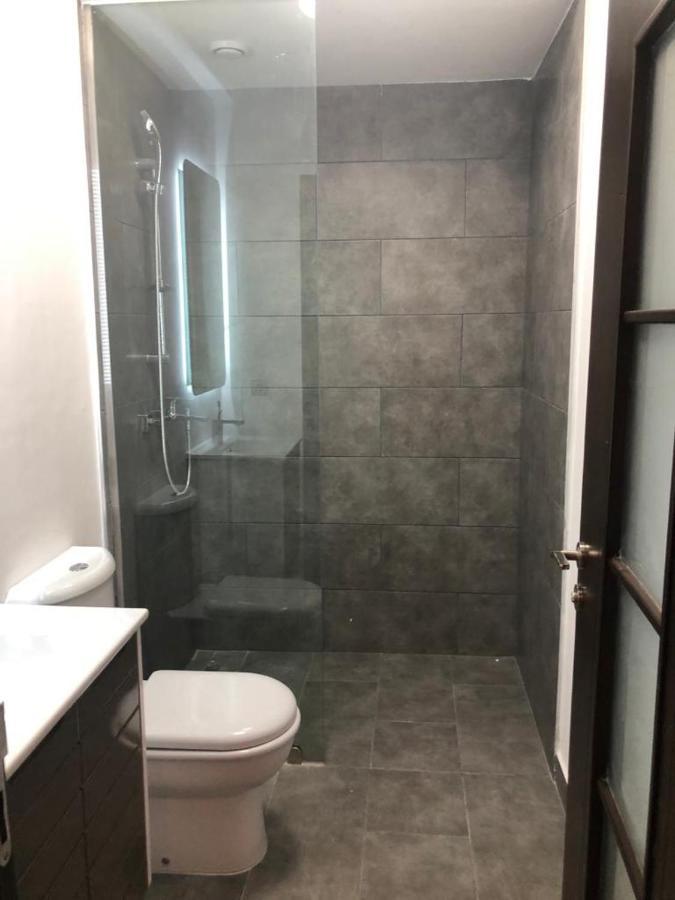 Luxury Labone Edge 2-Bedroom Apartment In Accra - Fivehills Homes ภายนอก รูปภาพ