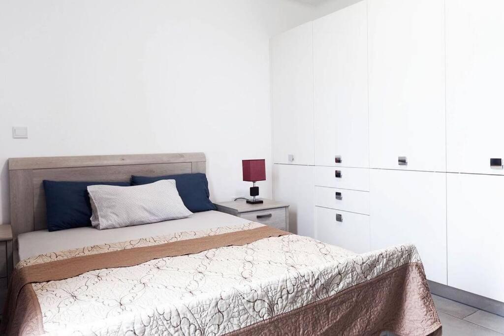 Luxury Labone Edge 2-Bedroom Apartment In Accra - Fivehills Homes ภายนอก รูปภาพ